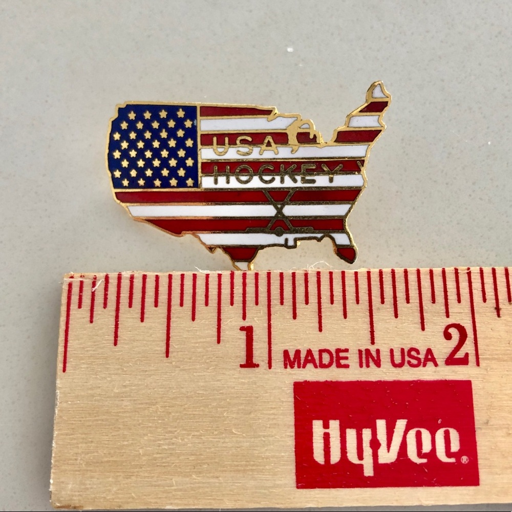 USA Hockey American Flag enamel pin stars stripes